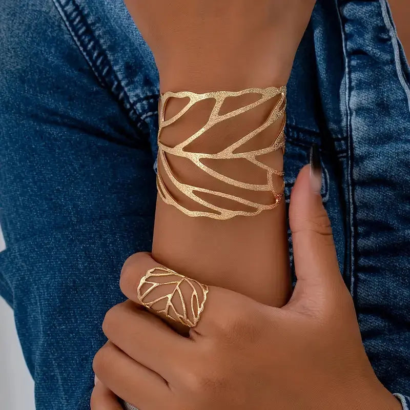 Vintage Rigide Armband met Decoratieve Blad