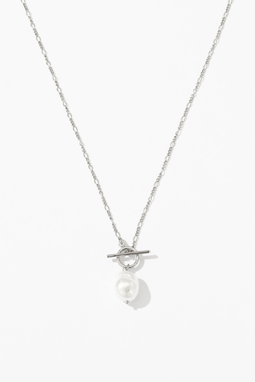 Elegant Necklace with Gold Pearls