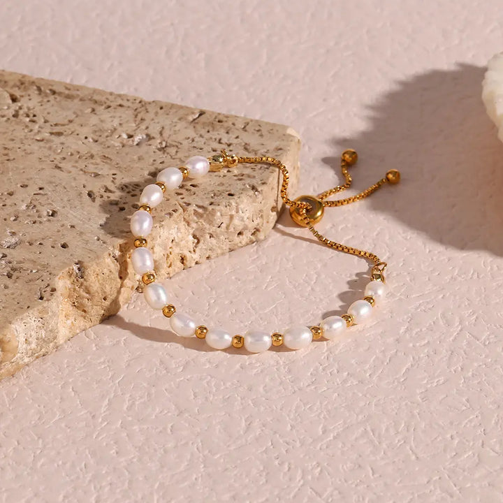 Elegant Romantic Bracelet with Pearls