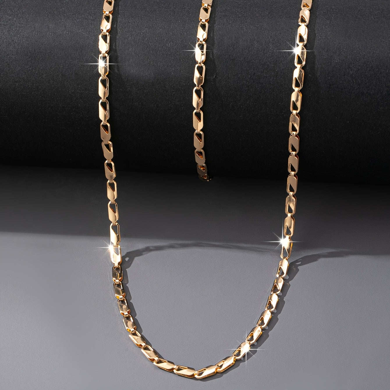 Elegant 18k Gold Necklace and Bracelet Set