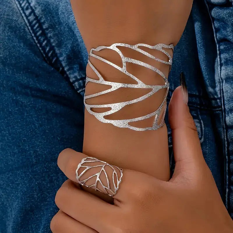 Vintage Rigide Armband met Decoratieve Blad