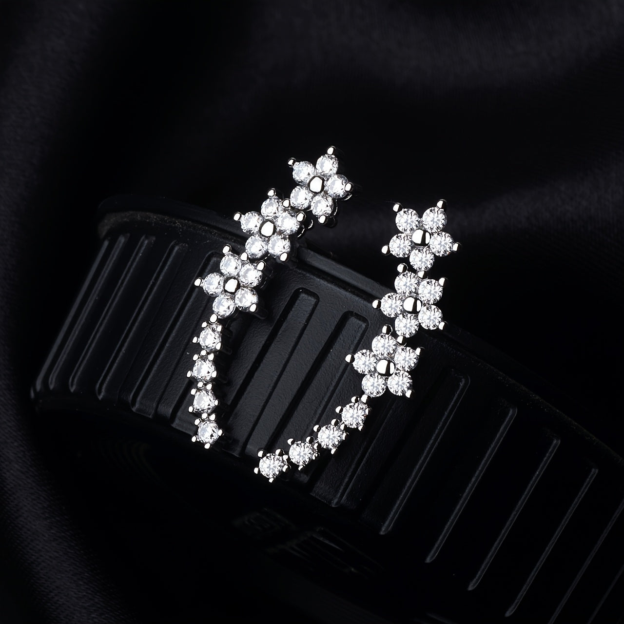 Timeless flower earrings