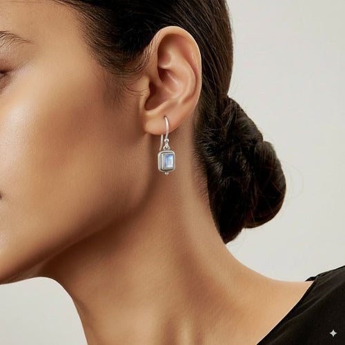 Beatriz - Vintage Earrings with Square Moonstone