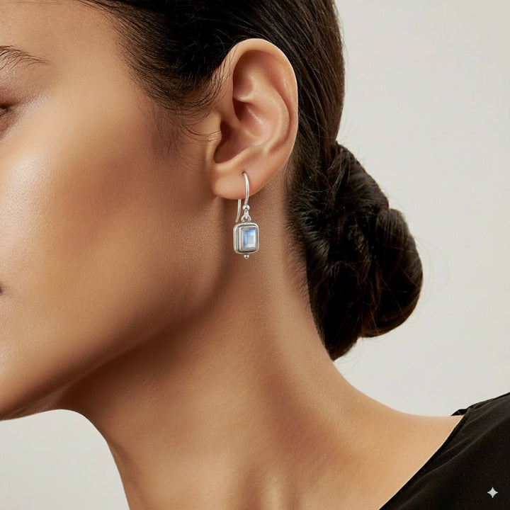 Beatriz - Vintage Earrings with Square Moonstone