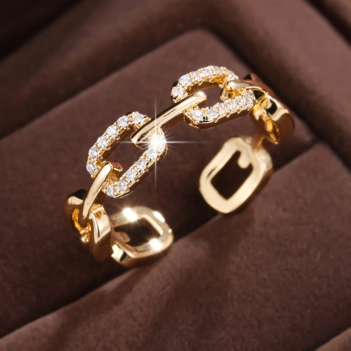 Golden Ring “Radiant Chain”