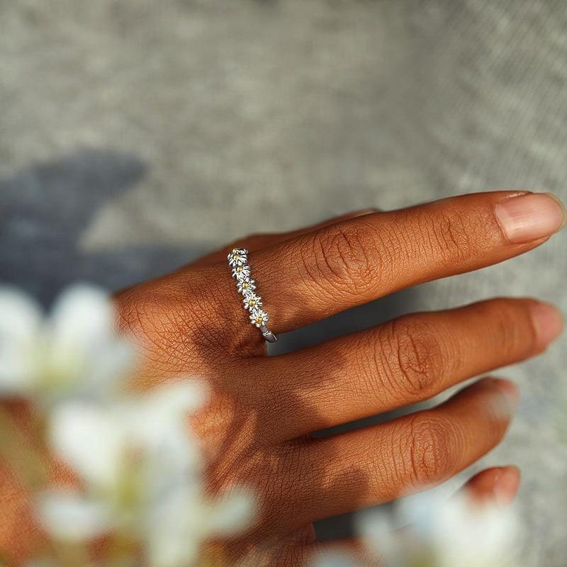 Marguerite Ring – Silver & Painted Softness