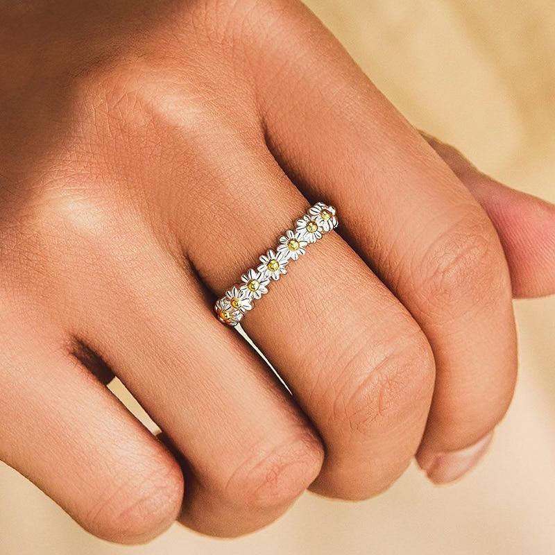 Marguerite Ring – Silver & Painted Softness