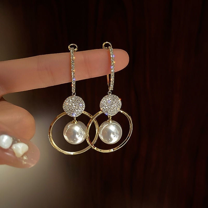 High-quality cultured pearl earrings