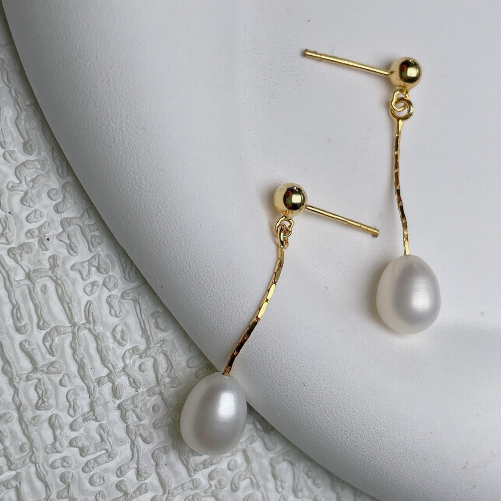Earrings with Elegant Pearl
