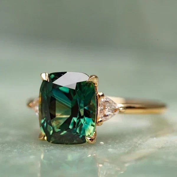 Gold Ring with Vintage-Inspired Stone