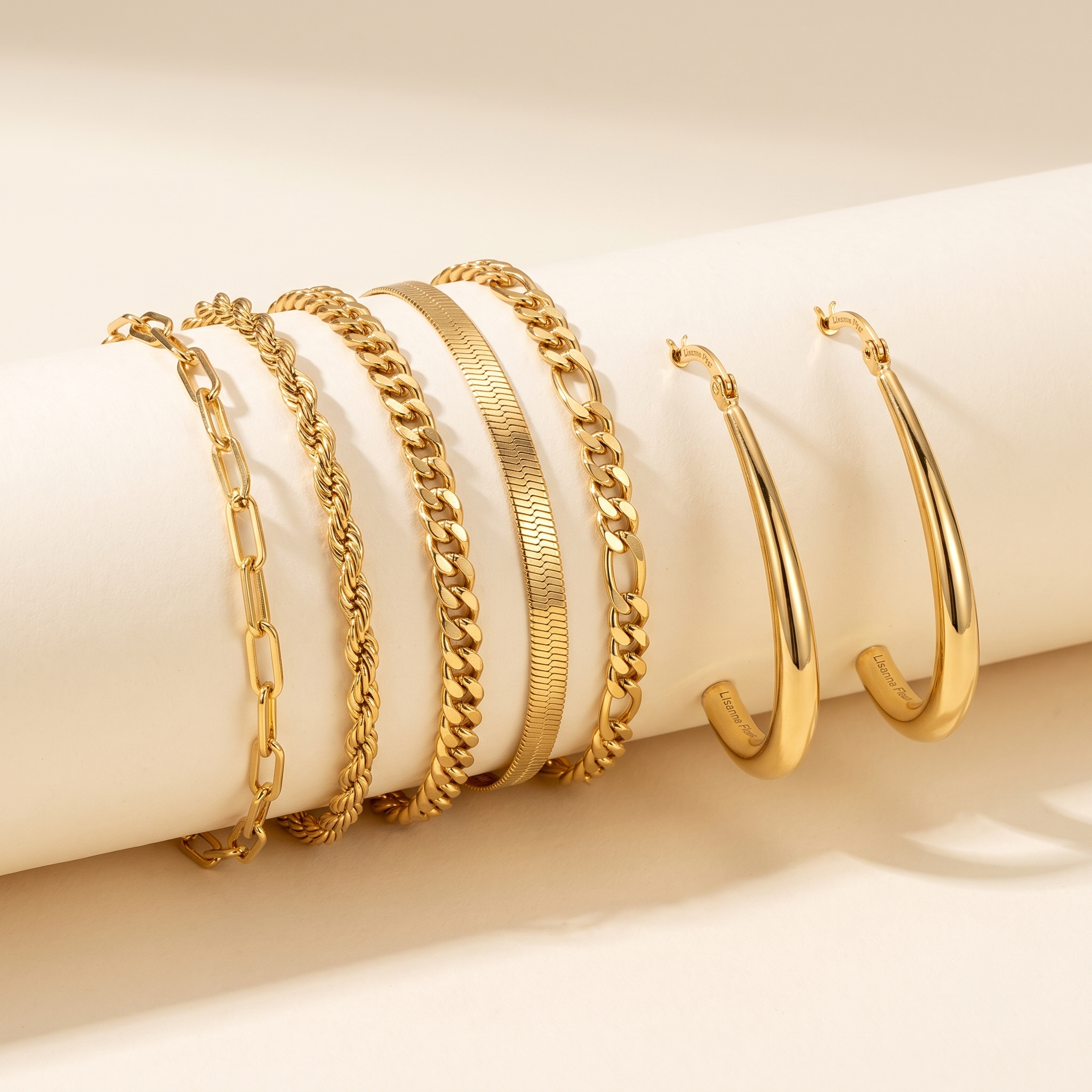 Bundle: Bracelet set 5 pieces in gold + Exclusive vintage gold earrings