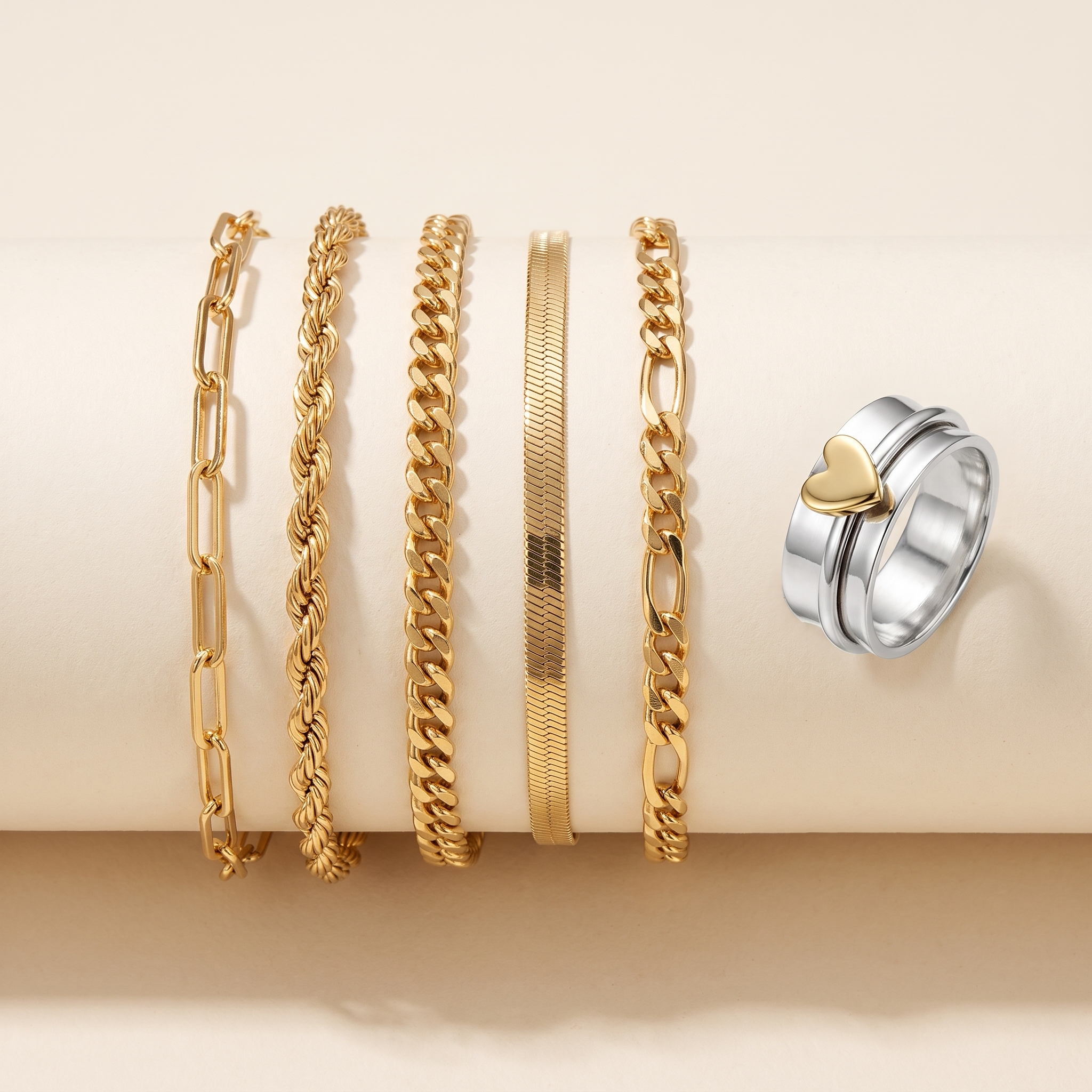 Bundle: Bracelet set 5 pieces in gold + Silver ring with gold heart