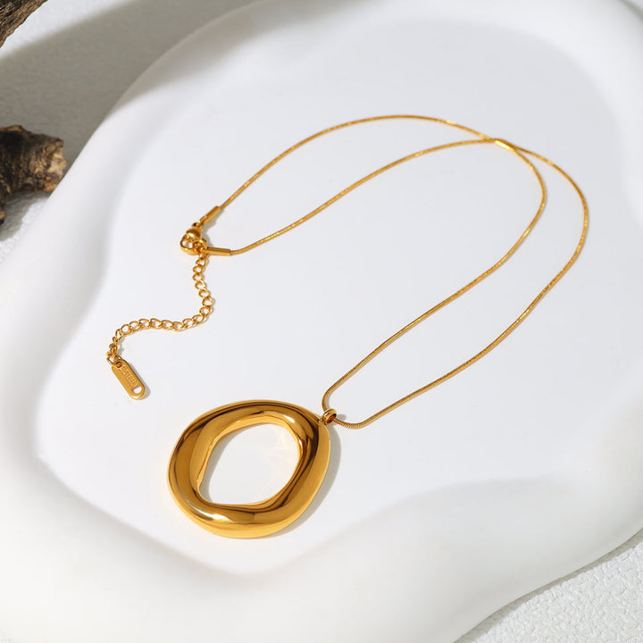 Gold Oval Necklace in Plated Metal