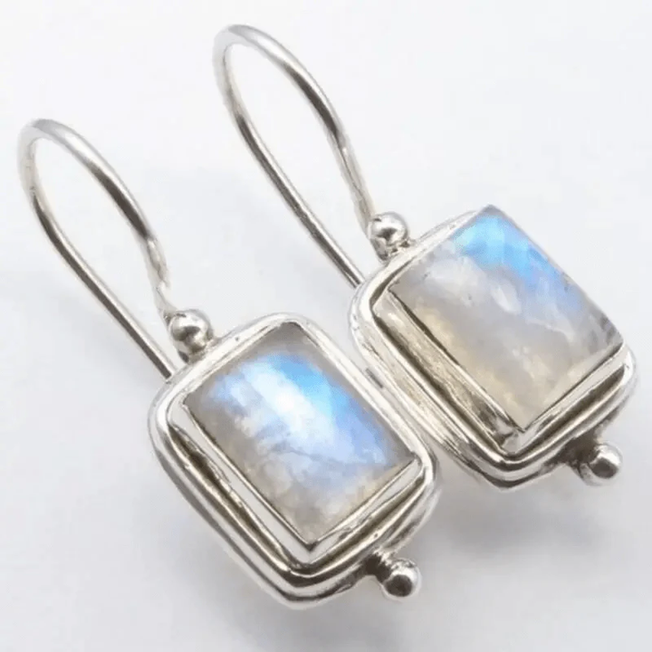 Beatriz - Vintage Earrings with Square Moonstone