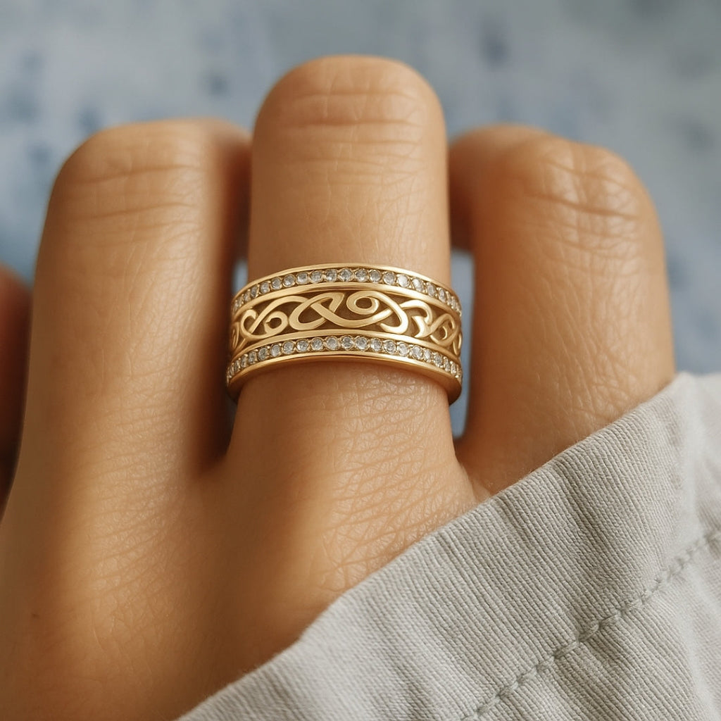 Gold Ring "Luce Vuota"