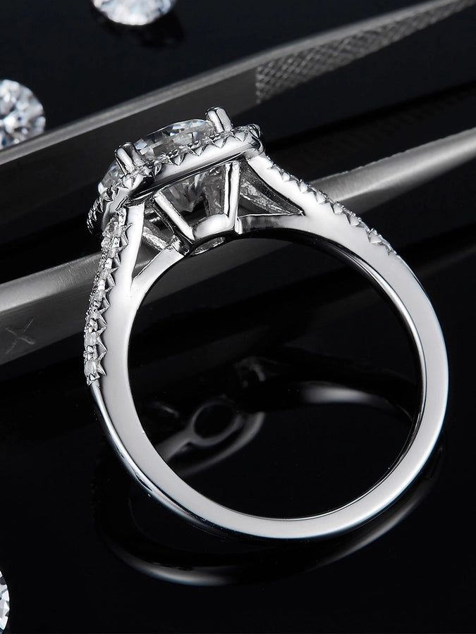 Clara Round Brilliant Diamond Ring