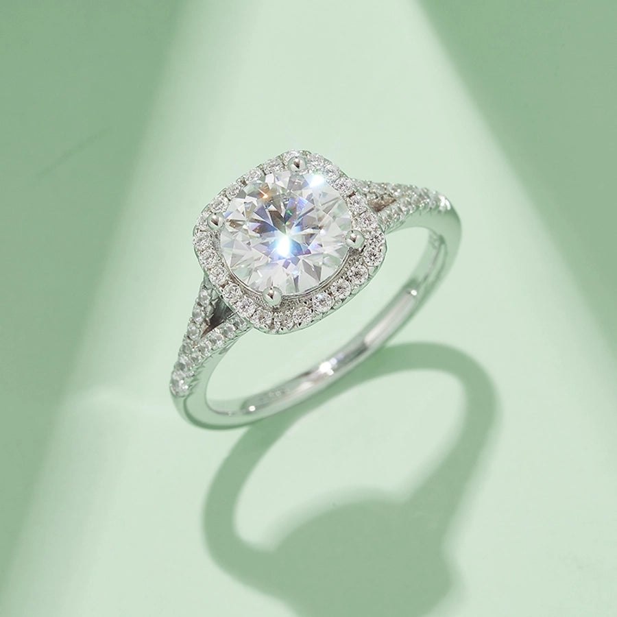 Clara Round Brilliant Diamond Ring