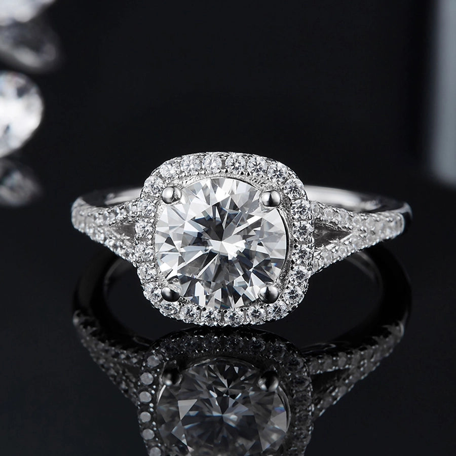 Clara Round Brilliant Diamond Ring